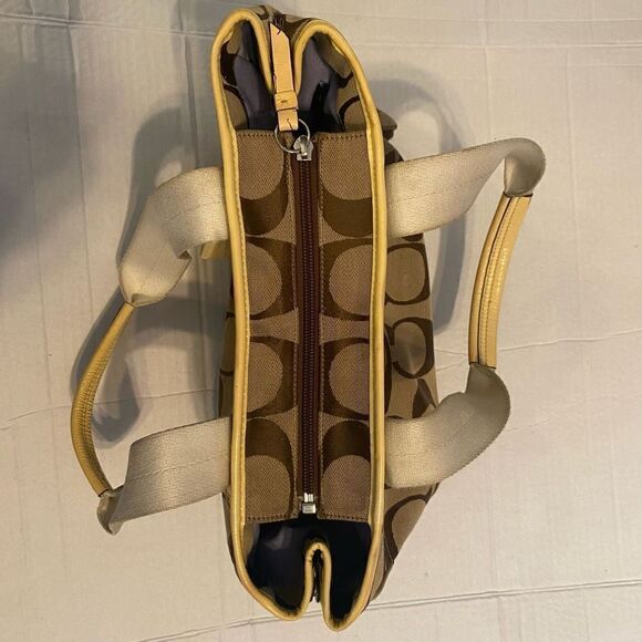 COACH Signature Daisy Vintage Tote Bag  Tan And  Brown 8X4X12 SEE DESCRIPTION - Picture 7 of 12